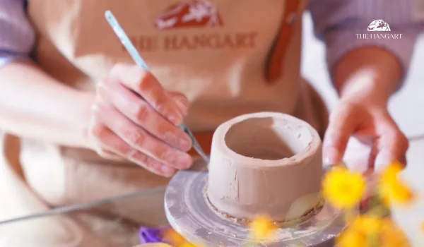 Chuốt tỉa trang trí gốm thủ công