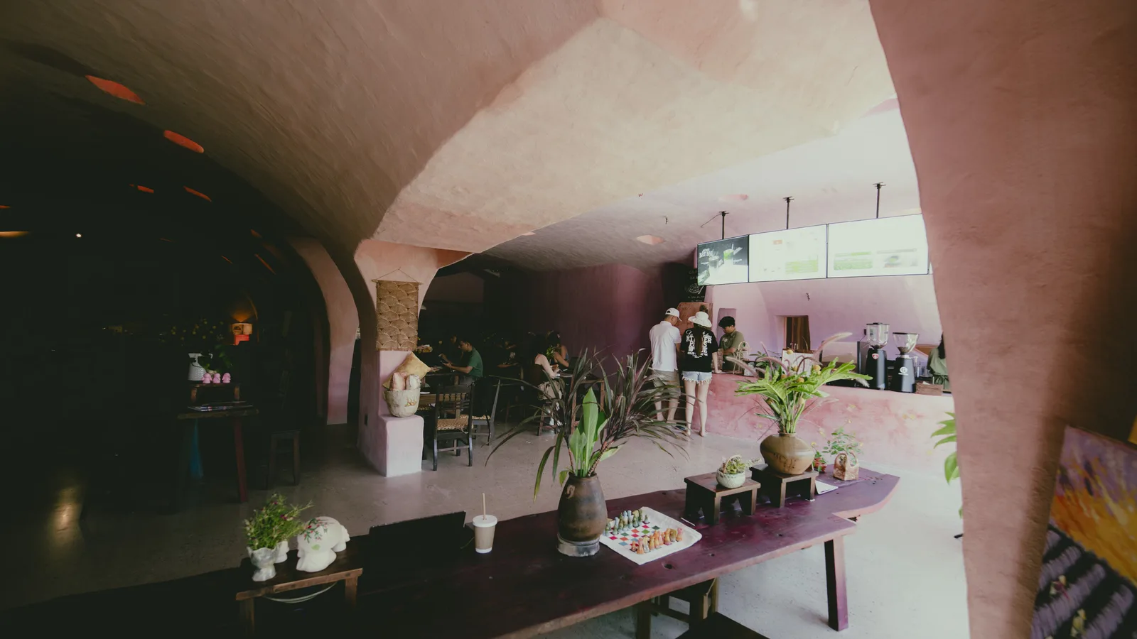 Café & Dining at The Hangart